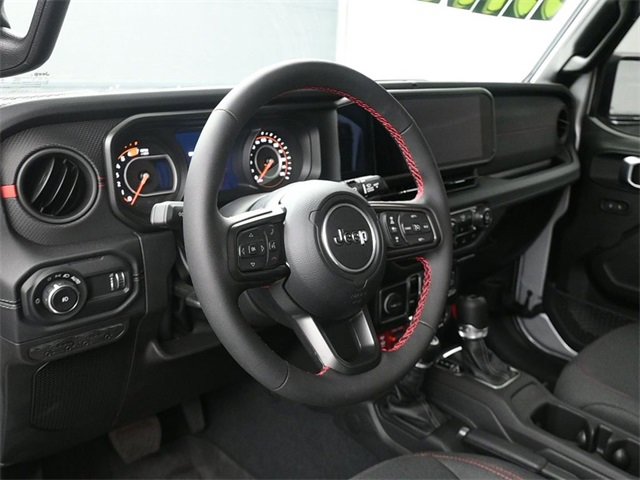 Used 2024 Jeep Wrangler Unlimited Rubicon w/ Technology Group image 12