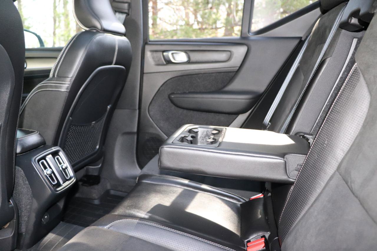 Used 2019 Volvo XC40 T5 R-Design image 30
