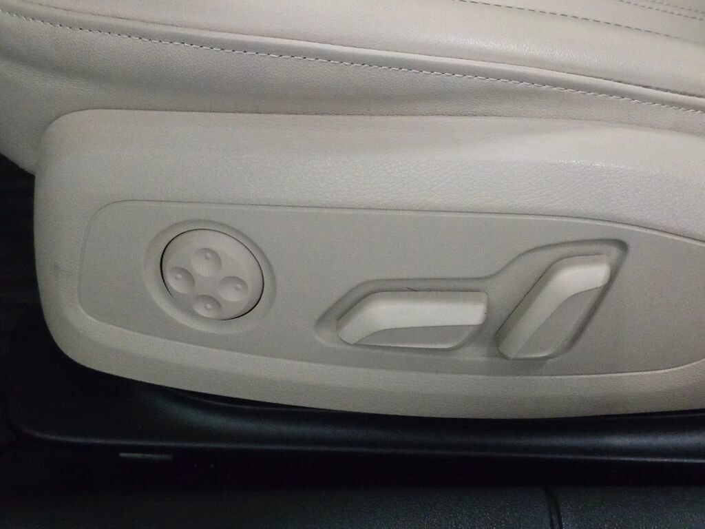 Used 2023 Audi A4 2.0T Premium w/ Convenience Package image 35