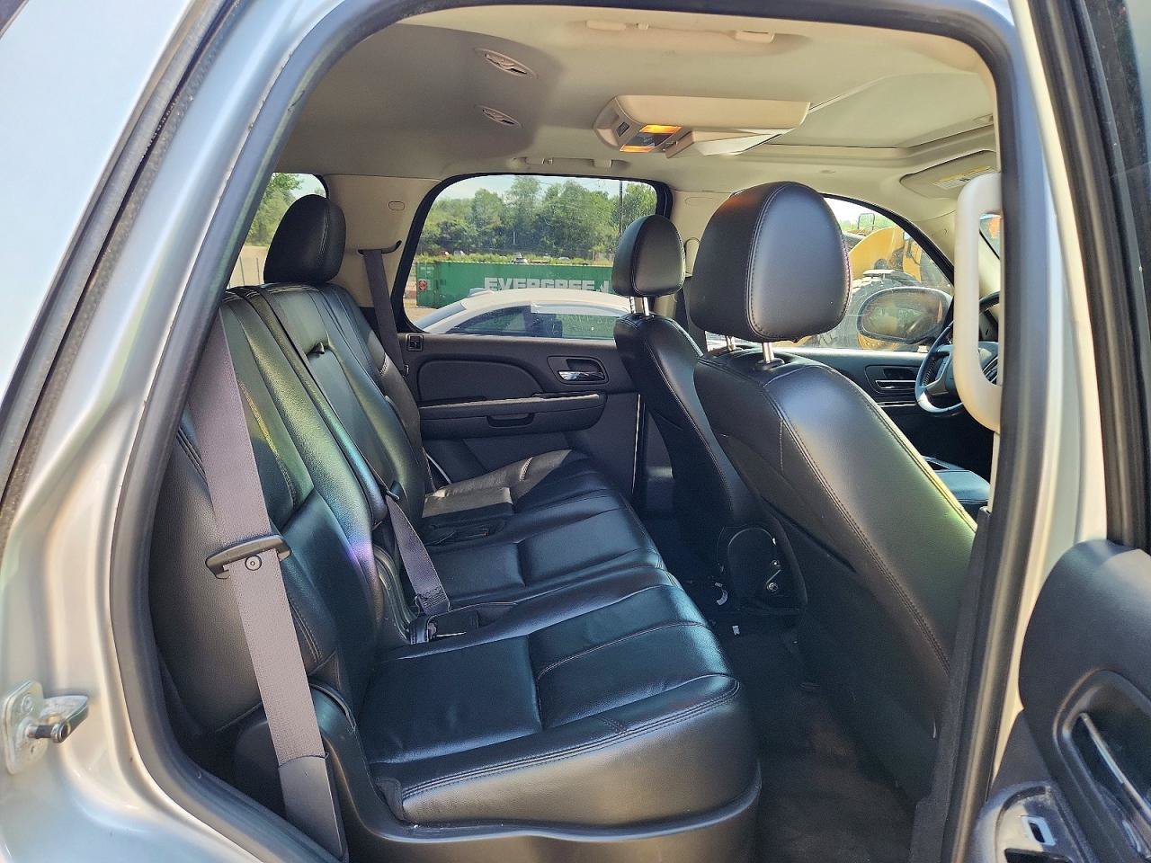 Used 2011 Chevrolet Tahoe 4WD Hybrid image 9