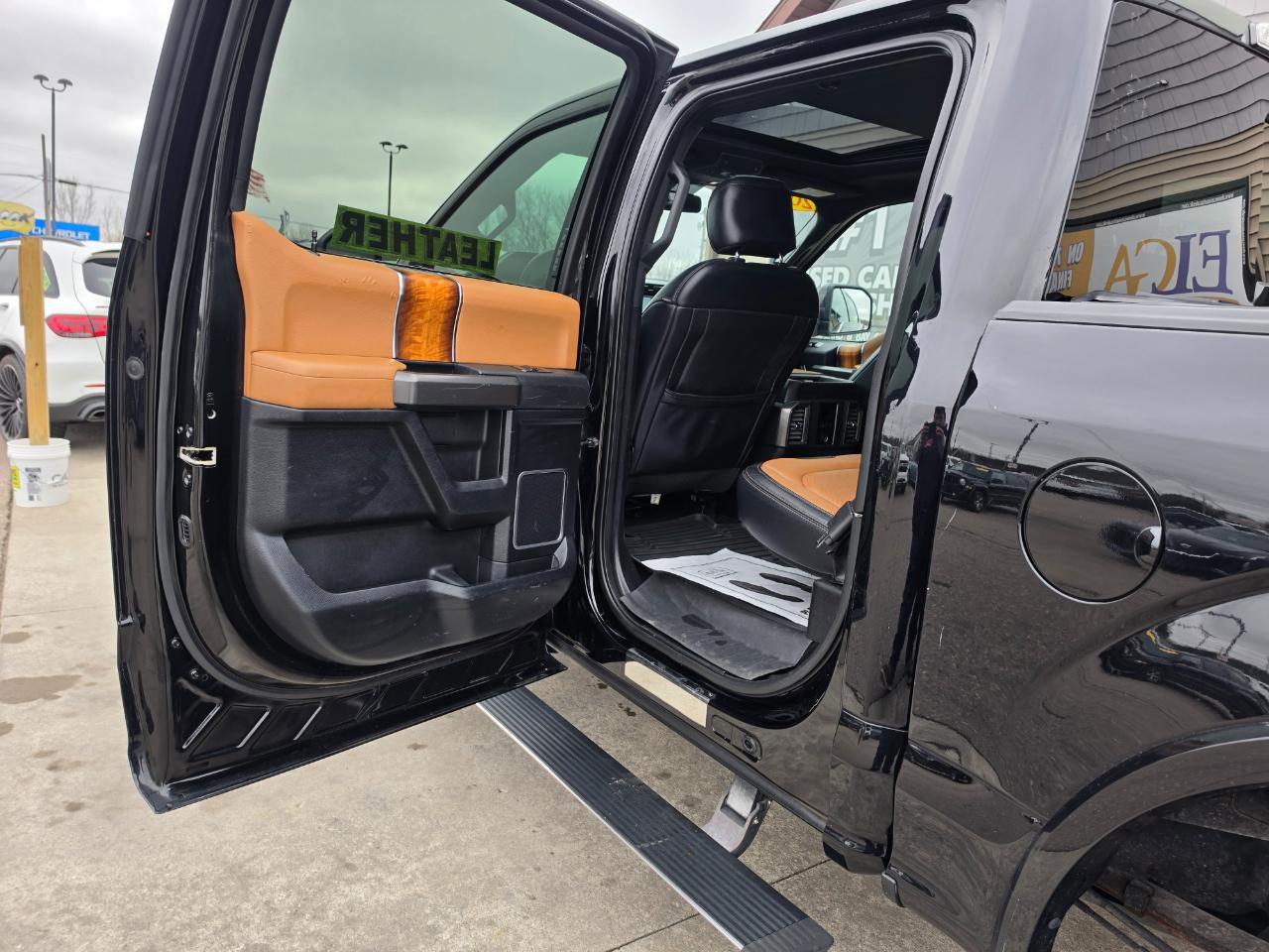 Used 2016 Ford F150 Limited image 9