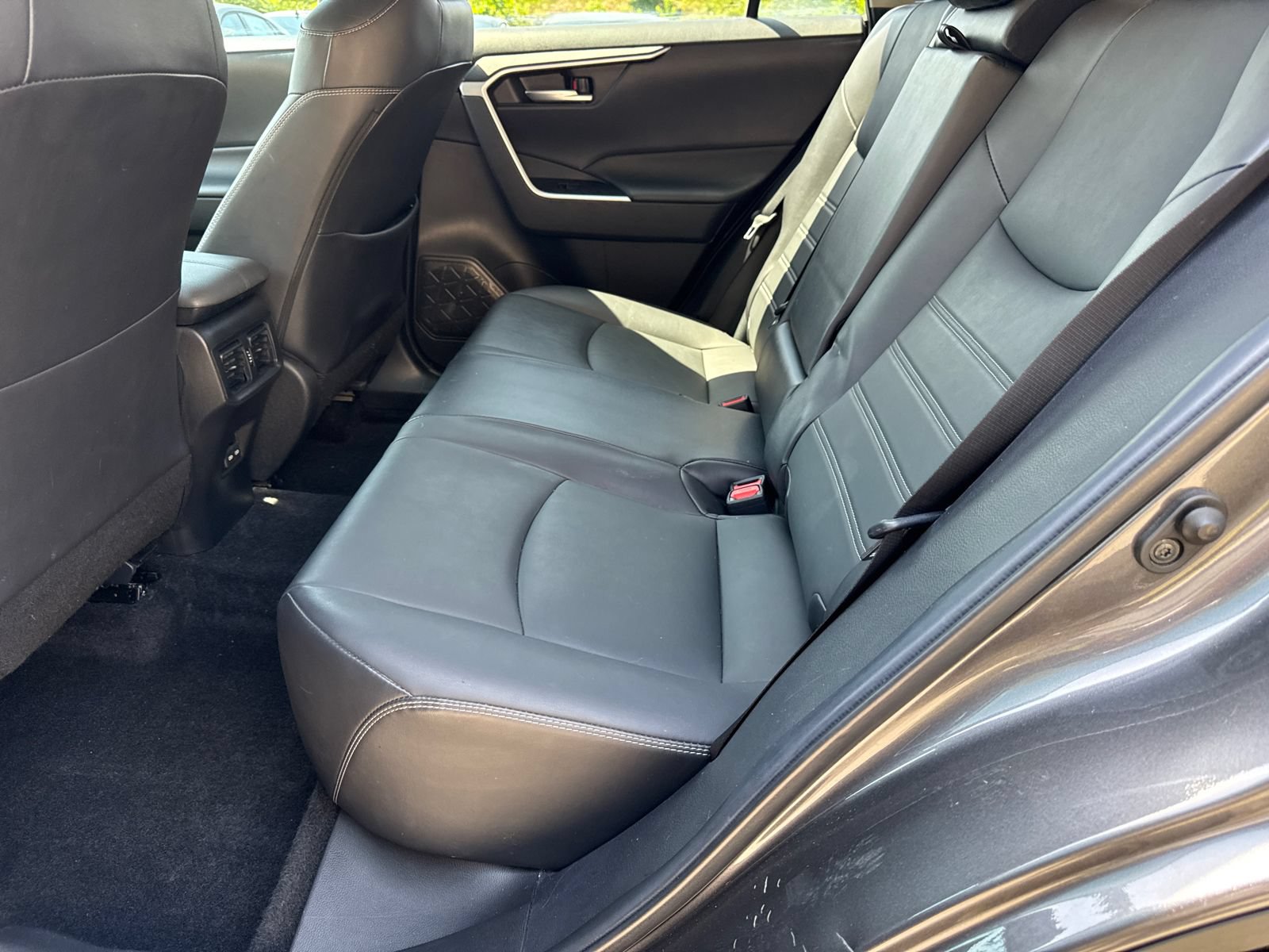 Used 2022 Toyota RAV4 XLE Premium FWD image 20