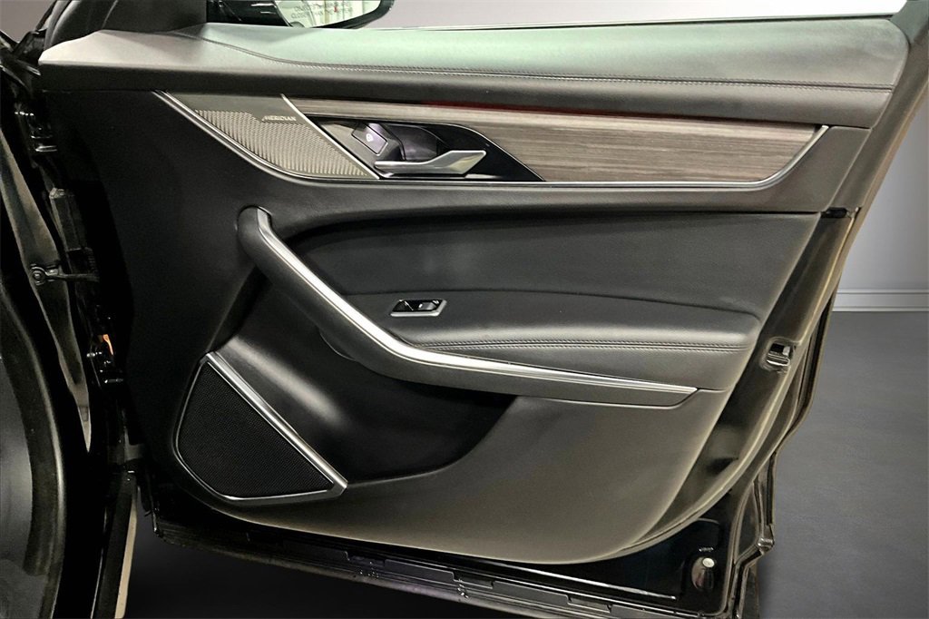 Used 2021 Jaguar F-PACE image 27