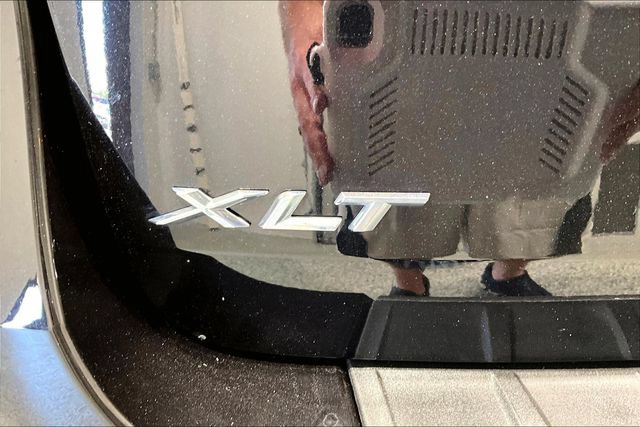 Used 2022 Ford Explorer XLT w/ XLT Sport Appearance Package AWD/4WD image 31