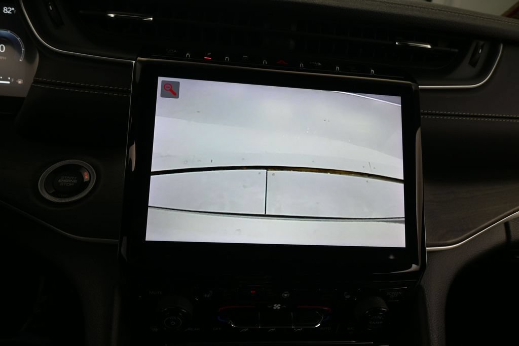 Used 2023 Jeep Grand Cherokee L Limited w/ Trailer Tow Group (B) RWD image 22