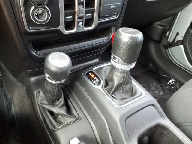 Used 2023 Jeep Gladiator Overland AWD/4WD image 29