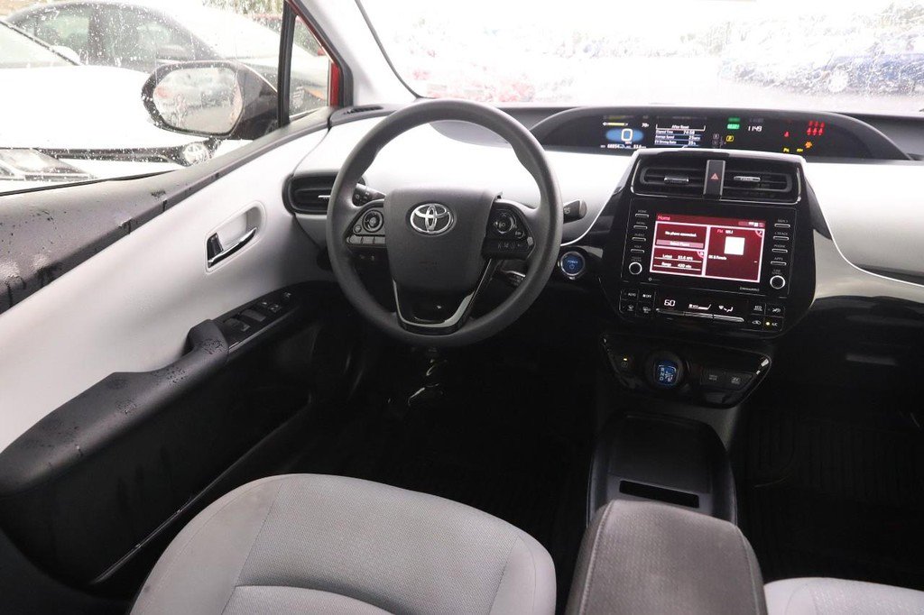 Used 2021 Toyota Prius LE FWD image 21