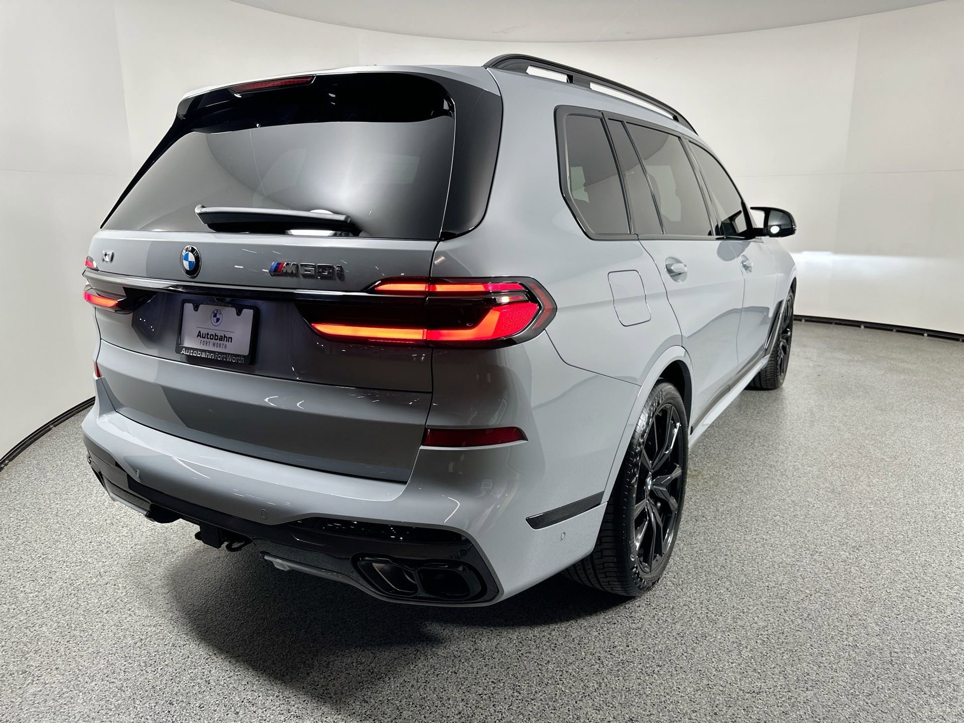 New 2026 BMW X7 M60i image 5