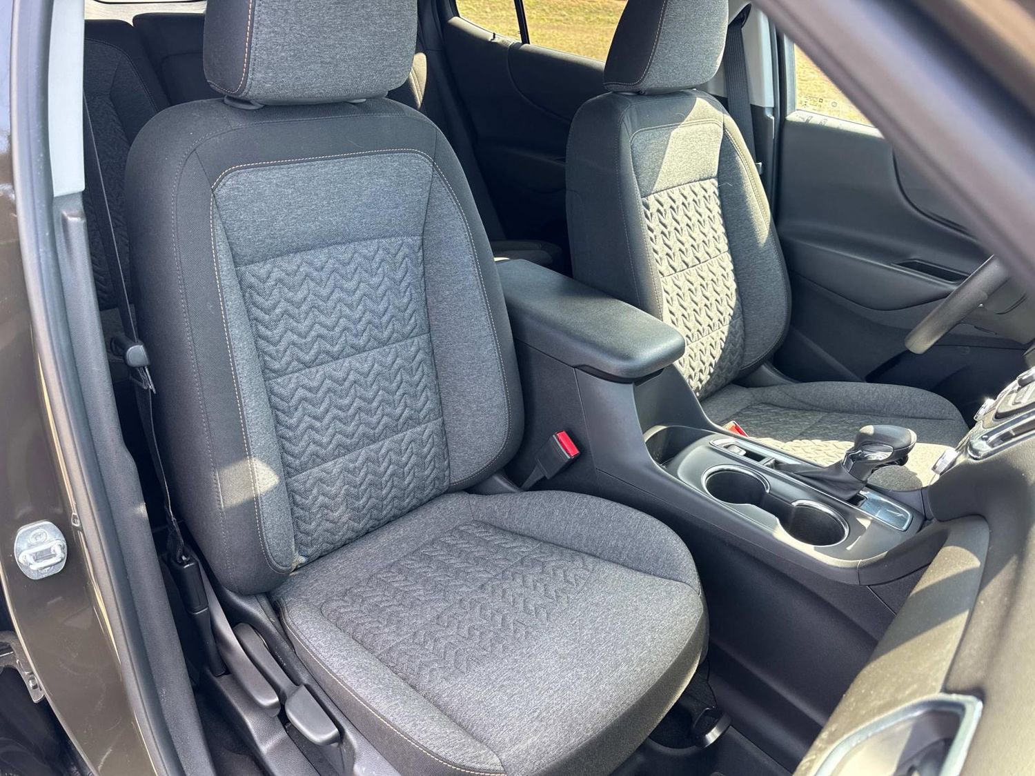 Used 2023 Chevrolet Equinox LT image 19