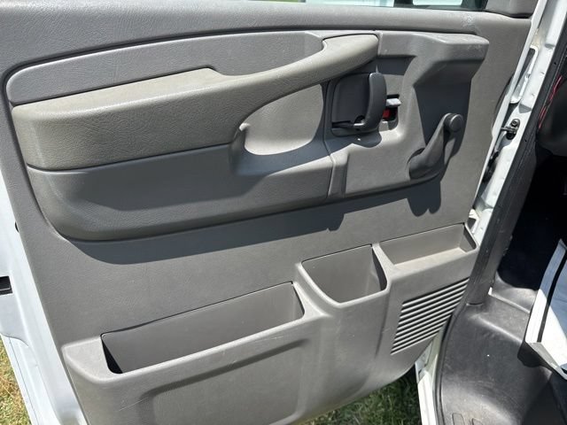 Used 2005 Chevrolet Express 3500 RWD image 9
