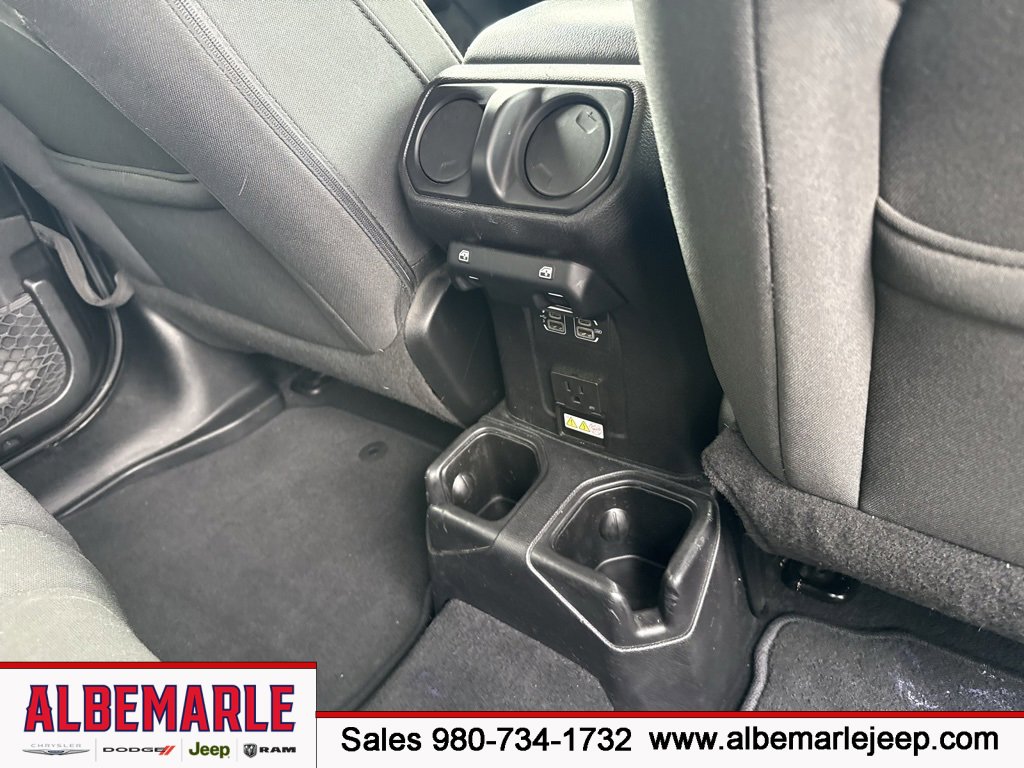 Used 2019 Jeep Wrangler Unlimited Sahara w/ Cold Weather Group image 34