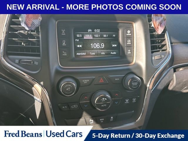 Used 2015 Jeep Grand Cherokee Limited w/ Trailer Tow Group IV AWD/4WD image 17