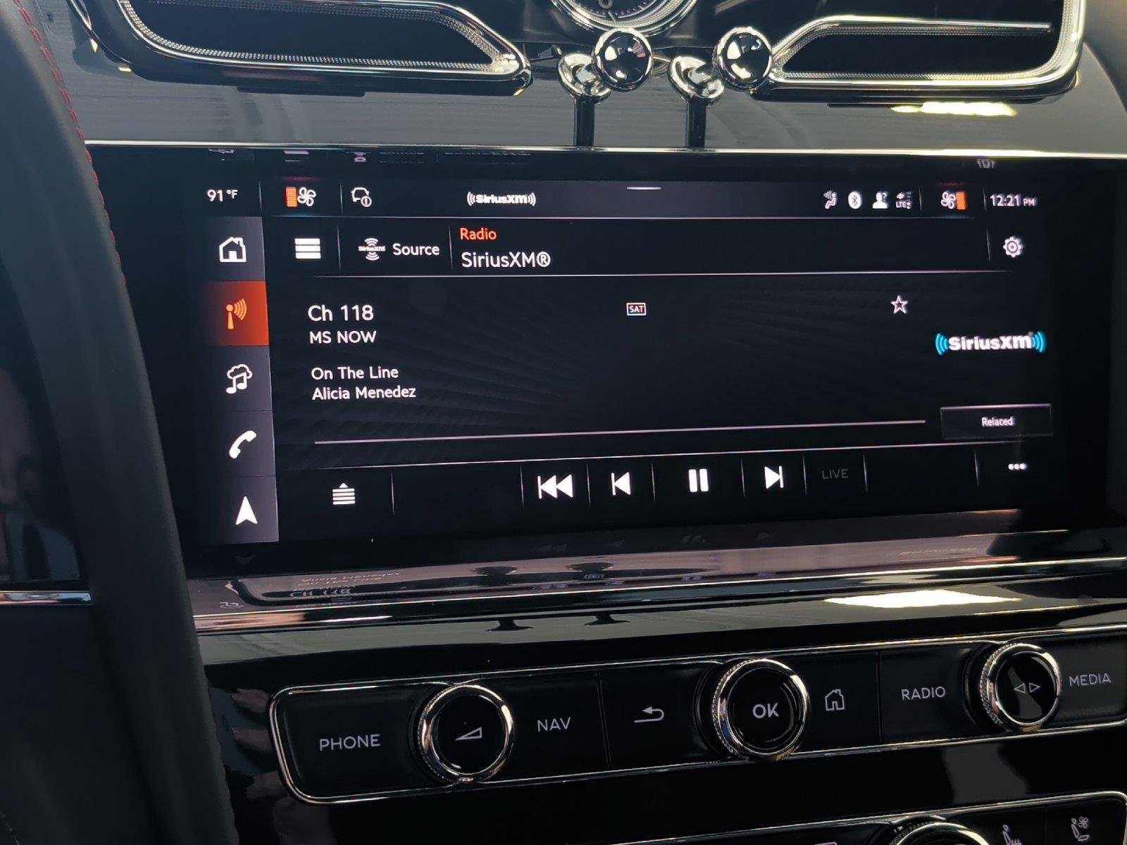 New 2026 Bentley Bentayga AWD/4WD image 30