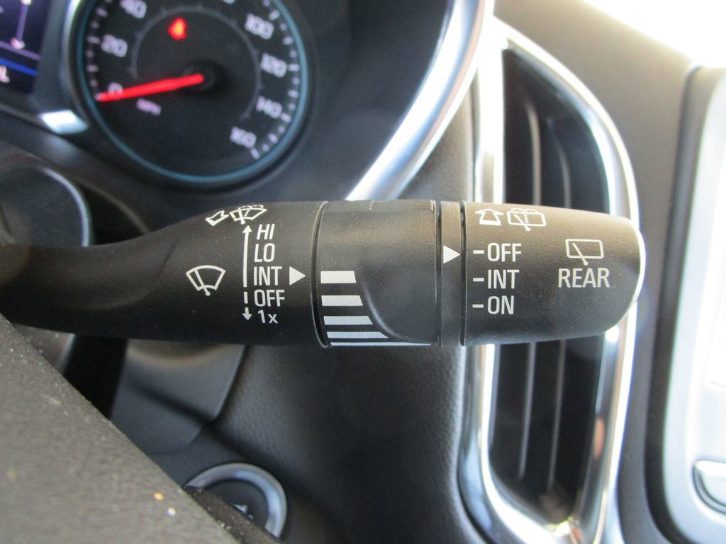 Used 2023 Chevrolet Equinox LT w/ LPO, Floor Liner Package FWD image 30