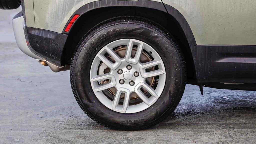 Used 2024 Land Rover Defender 110 S image 12