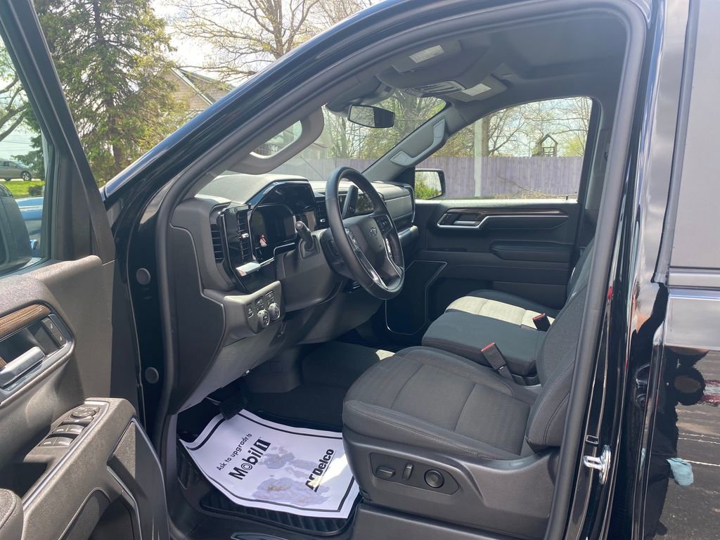 Used 2026 Chevrolet Silverado 1500 RST AWD/4WD image 22