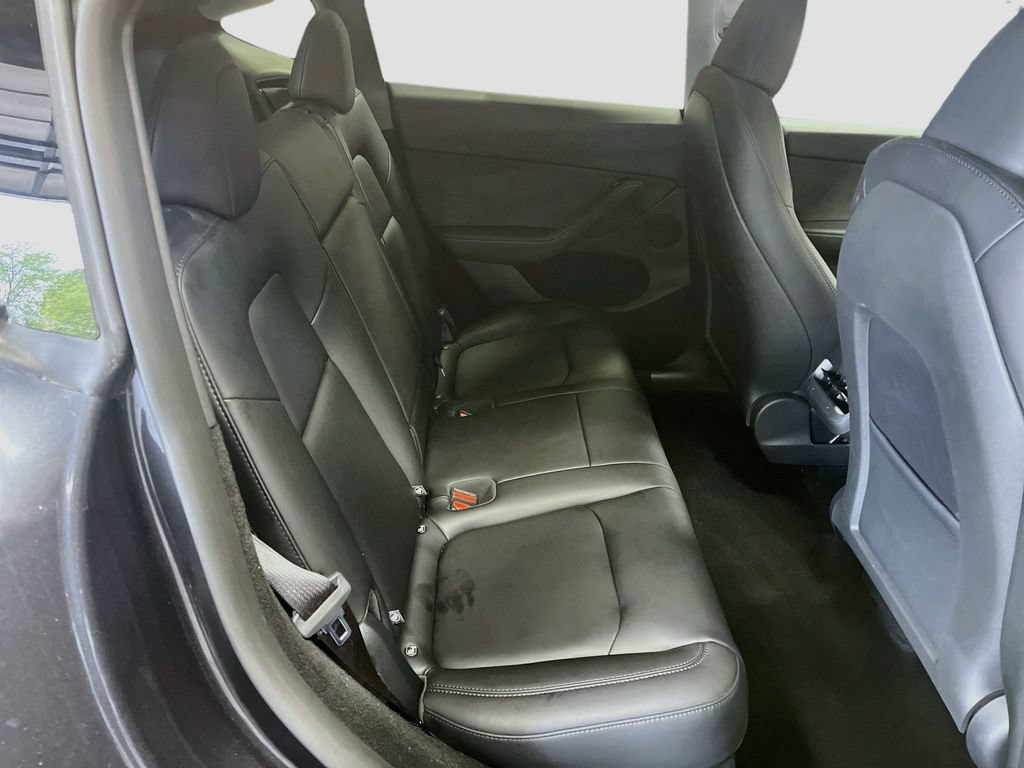Used 2025 Tesla Model Y Long Range AWD/4WD image 26