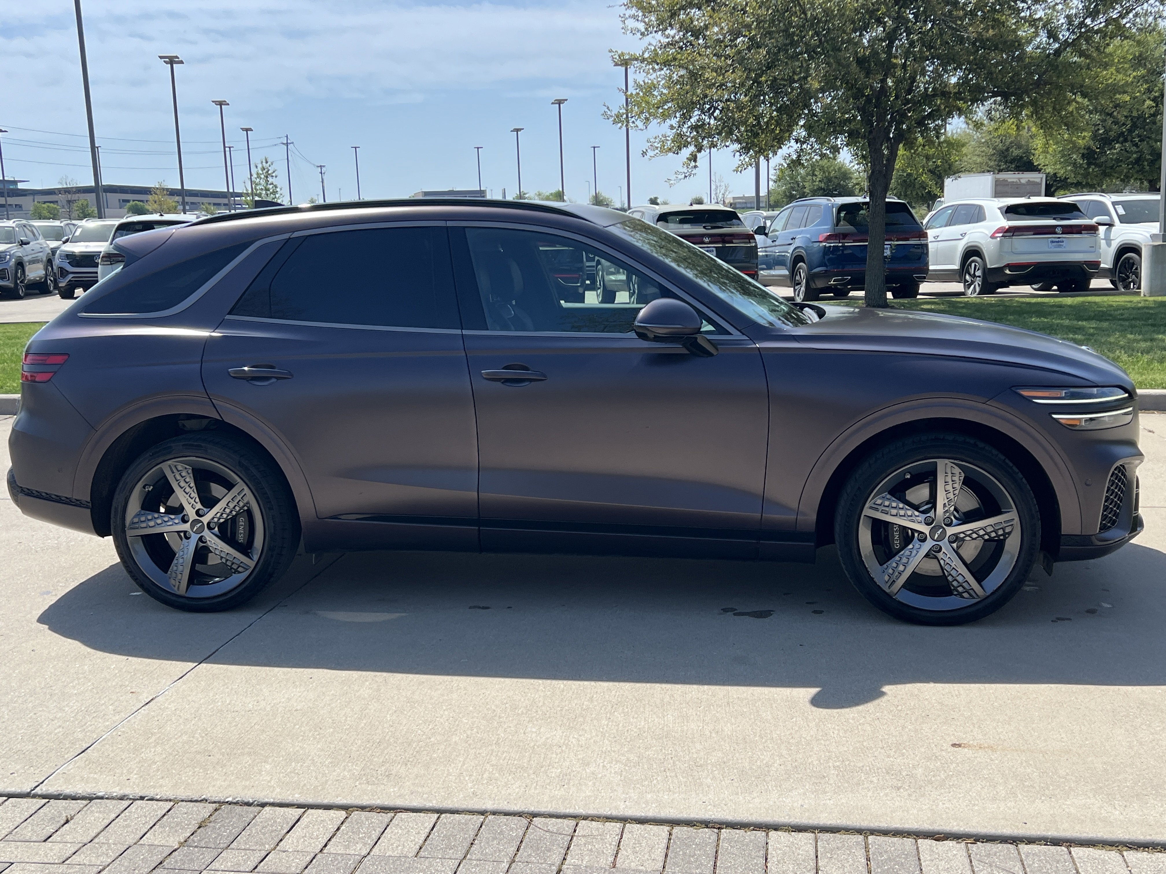 Used 2023 Genesis GV70 2.5T w/ Sport Prestige Package image 11