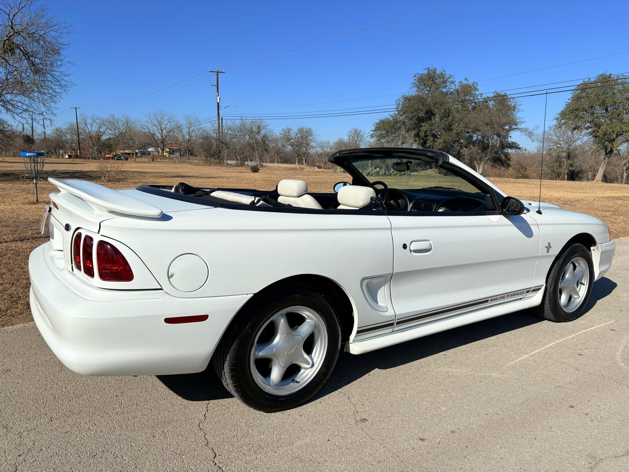 Used 1998 Ford Mustang Convertible image 64