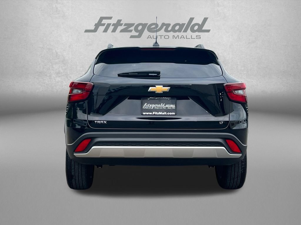 Used 2025 Chevrolet Trax LT FWD image 7