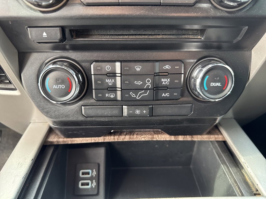 Used 2017 Ford F350 Lariat w/ Chrome Package image 42