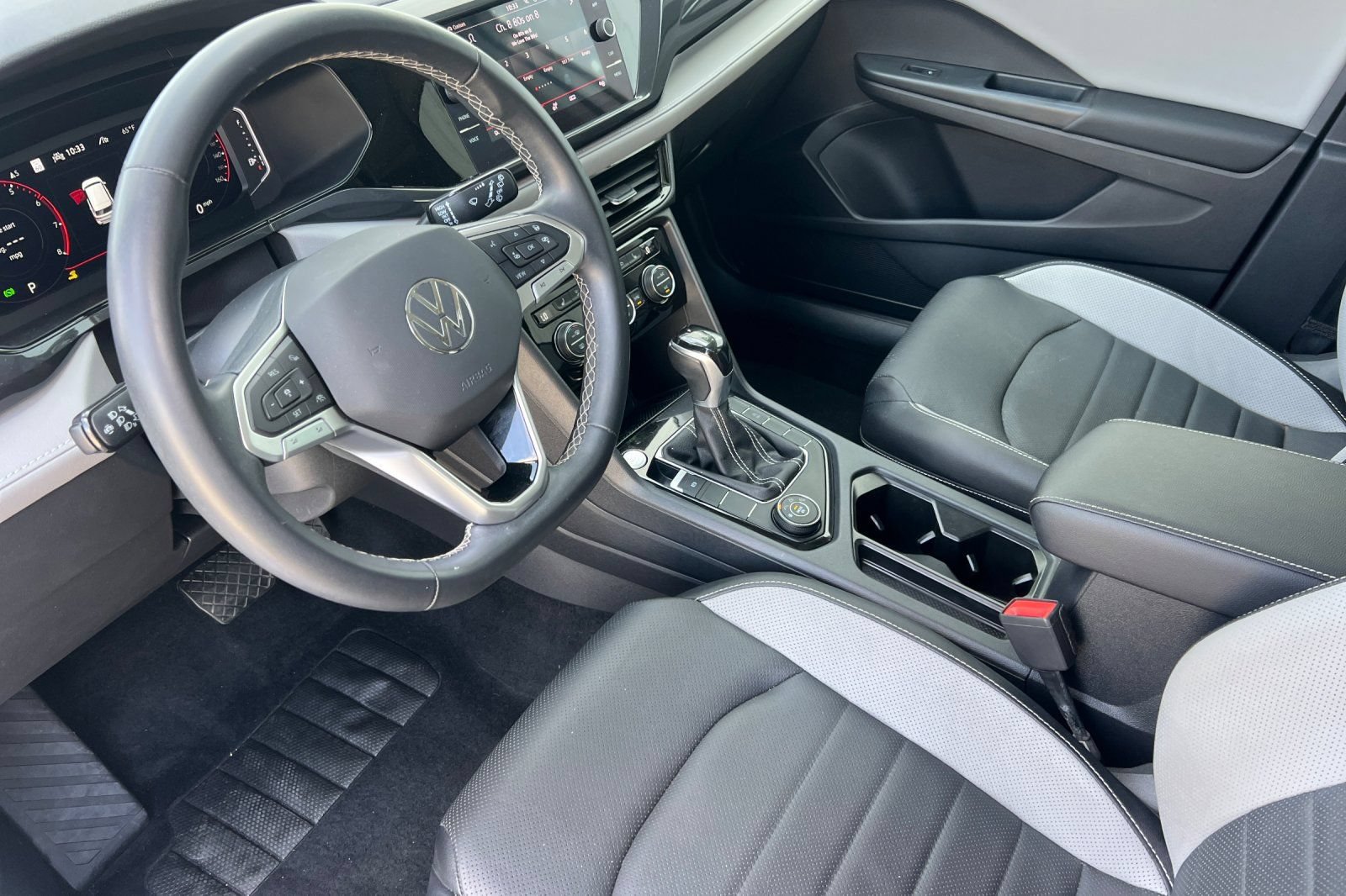 Used 2022 Volkswagen Taos SEL w/ Panoramic Sunroof Package AWD/4WD image 11