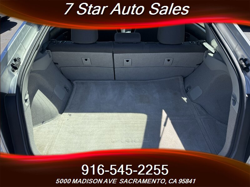 Used 2015 Toyota Prius Two FWD image 16