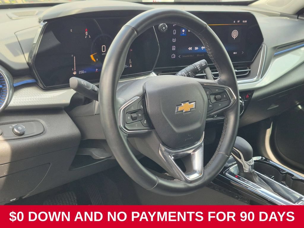 Used 2025 Chevrolet Trax LT w/ LT Convenience Package FWD image 14