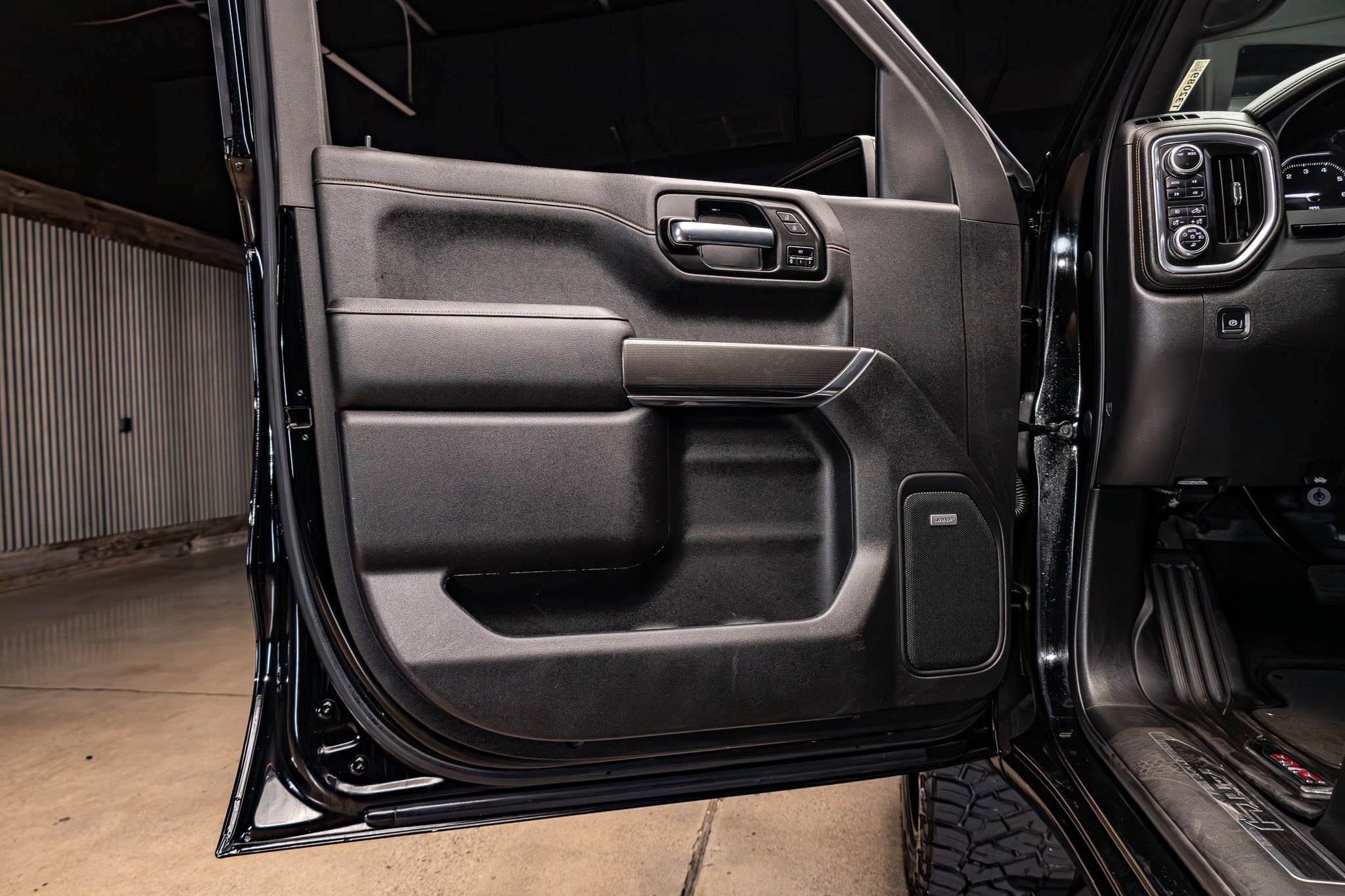 Used 2022 GMC Sierra 1500 AT4 w/ AT4 Premium Package image 28