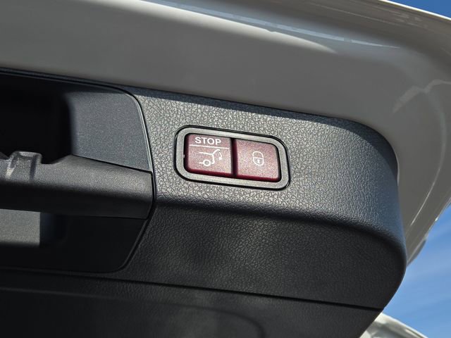 New 2026 Mercedes-Benz GLB 250 4MATIC image 34