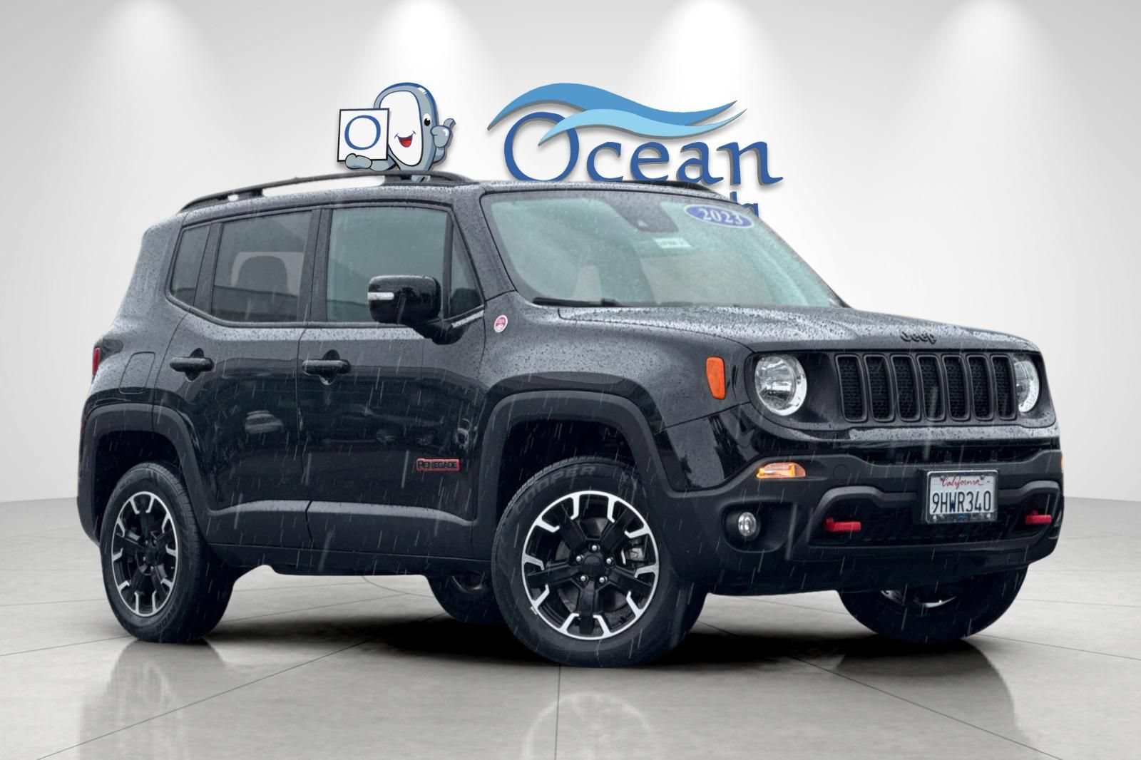 Used 2023 Jeep Renegade Trailhawk AWD/4WD image 2