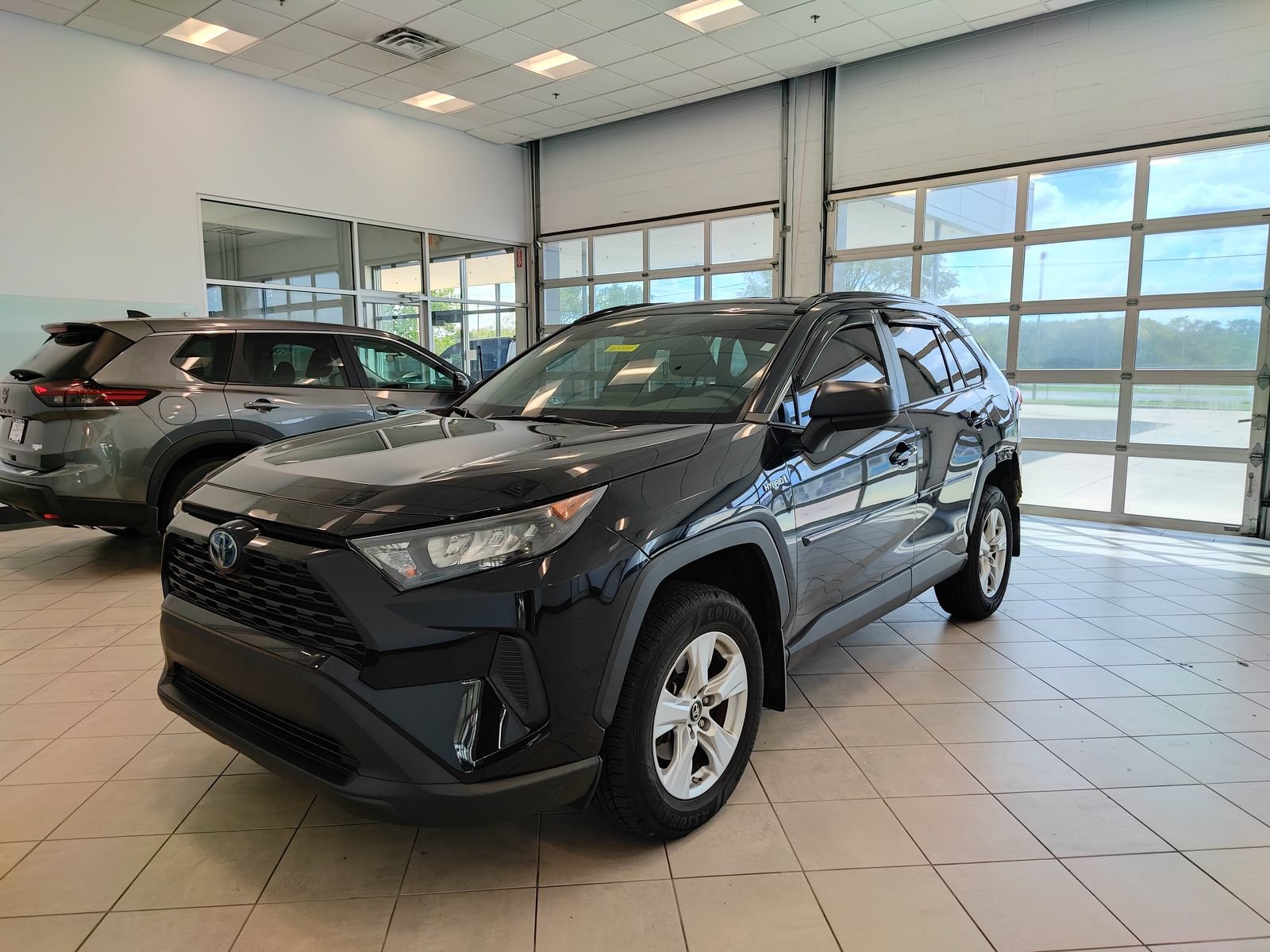 Used 2020 Toyota RAV4 LE w/ All Weather Liner Package AWD/4WD image 7