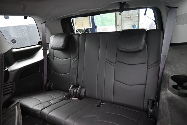 Used 2017 Cadillac Escalade Luxury AWD/4WD image 36