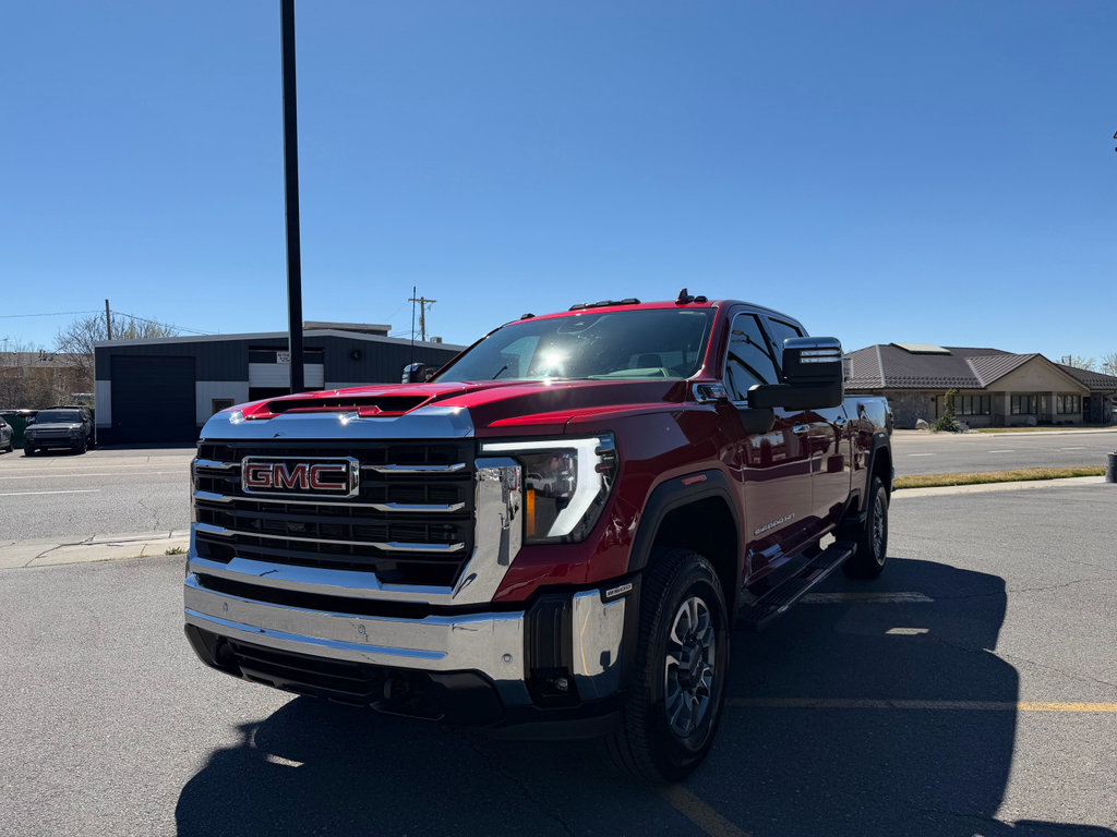 Used 2024 GMC Sierra 2500 SLT w/ SLT Premium Package image 4