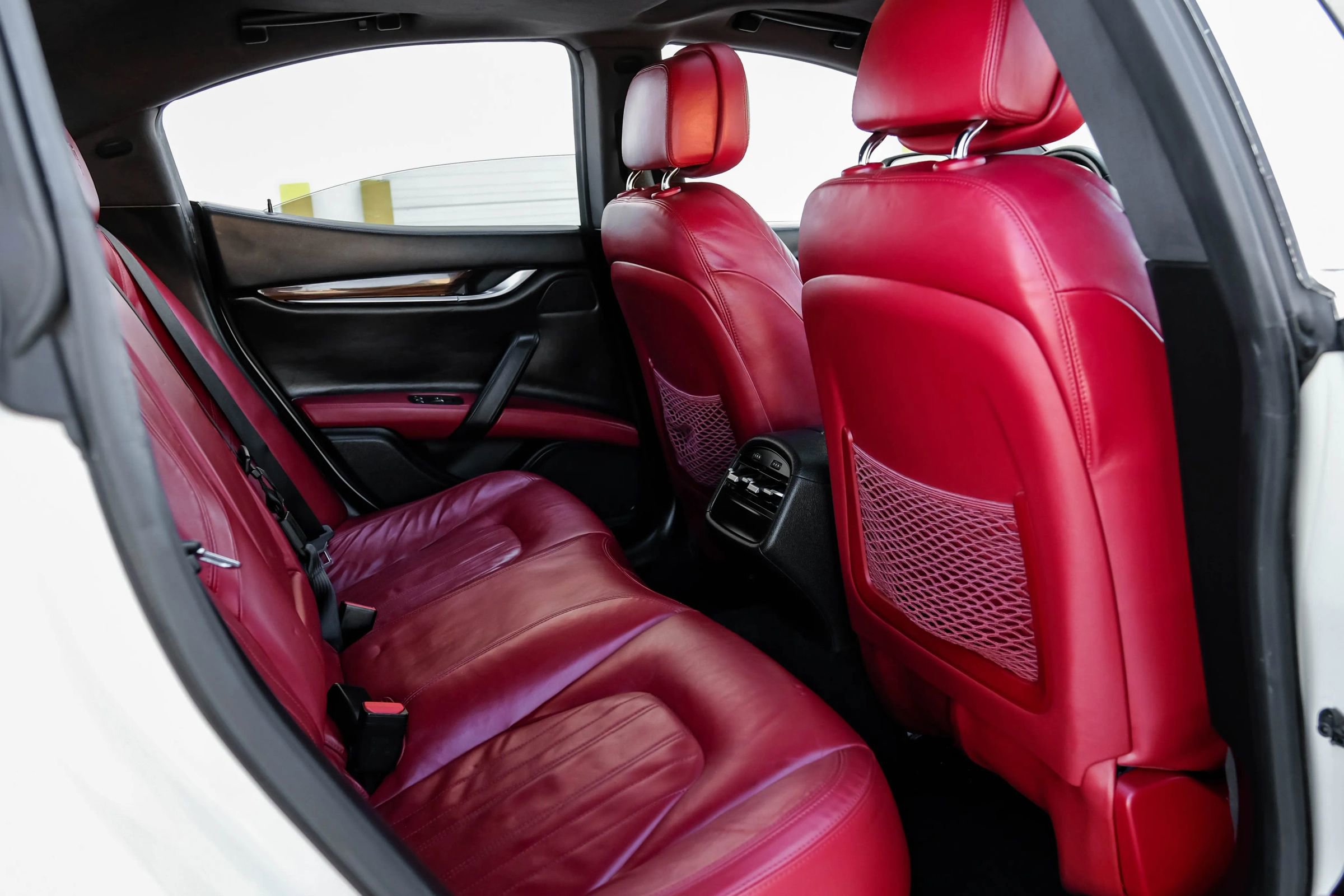 Used 2014 Maserati Ghibli image 36