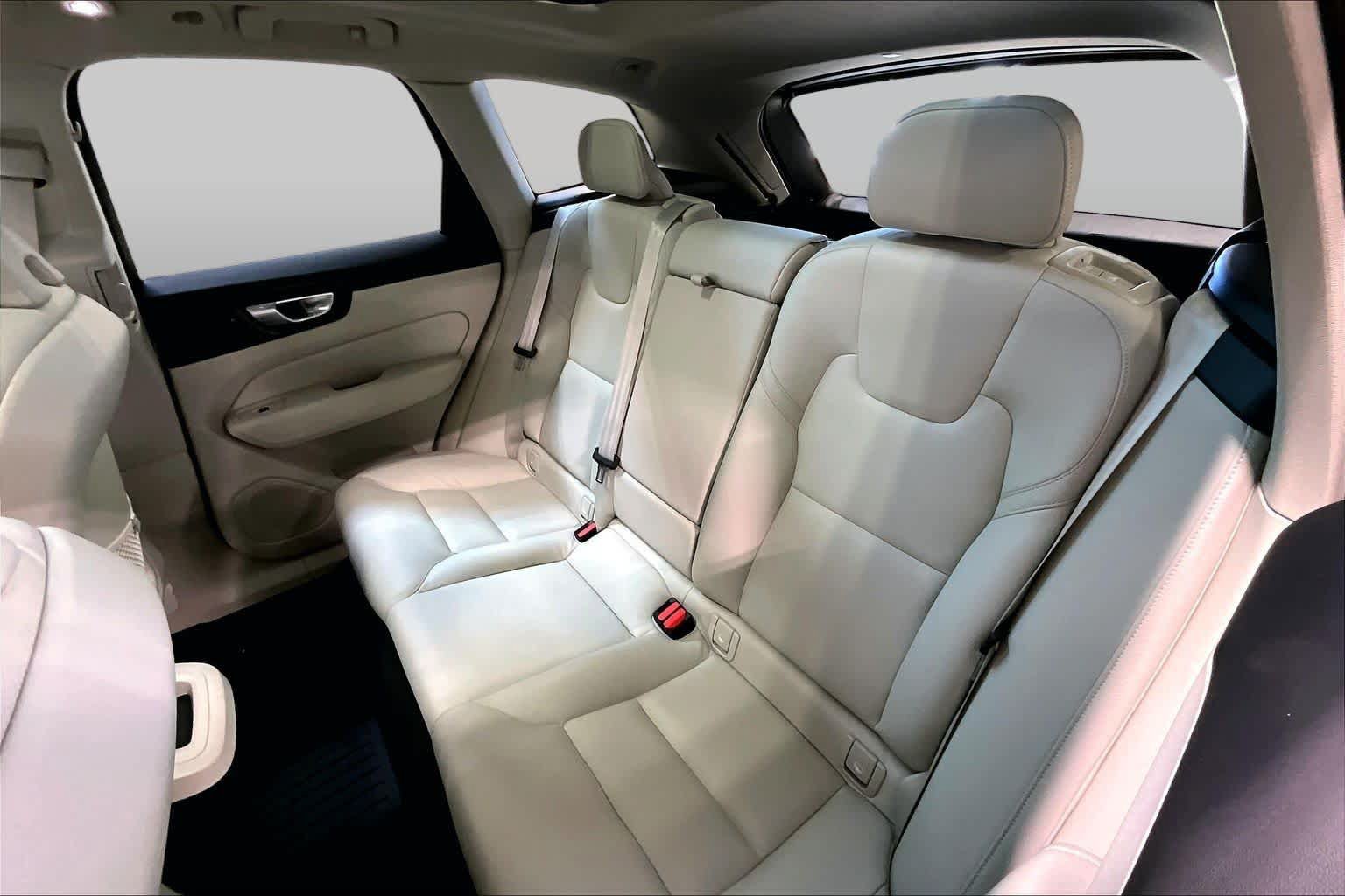 Used 2024 Volvo XC60 B5 Core w/ Climate Package AWD/4WD image 20