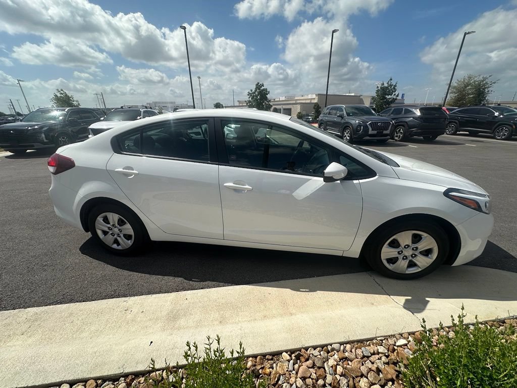 Used 2018 Kia Forte LX FWD image 3