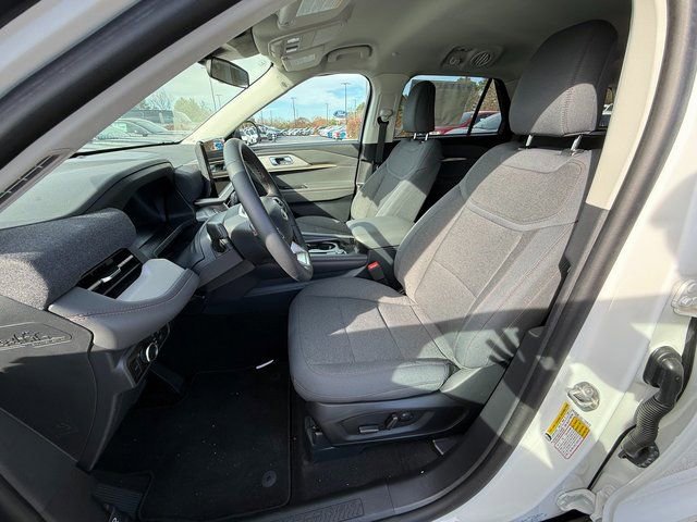 New 2025 Ford Explorer Active image 32