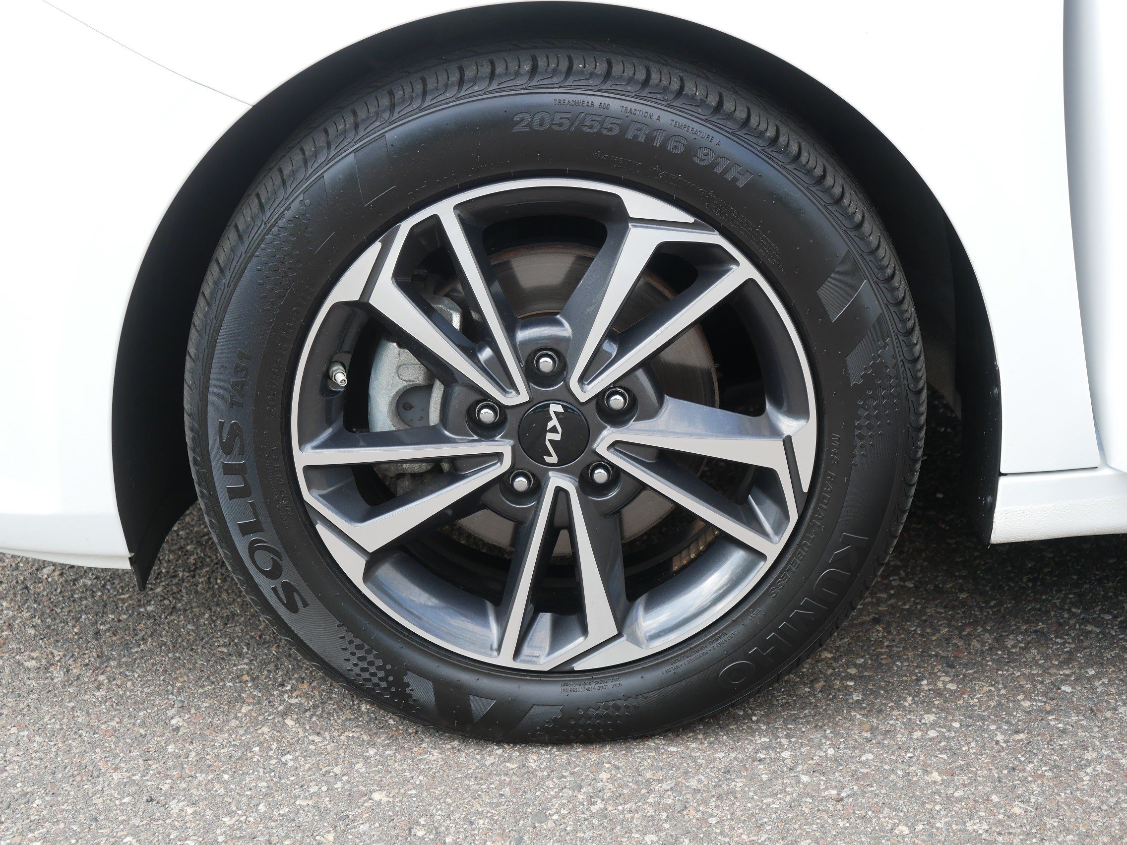 Certified 2024 Kia Forte LXS w/ LXS Technology Package FWD image 15