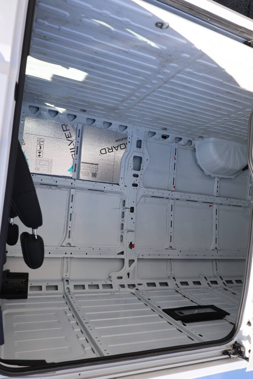 Used 2025 RAM ProMaster 2500 w/ Convenience Group FWD image 12