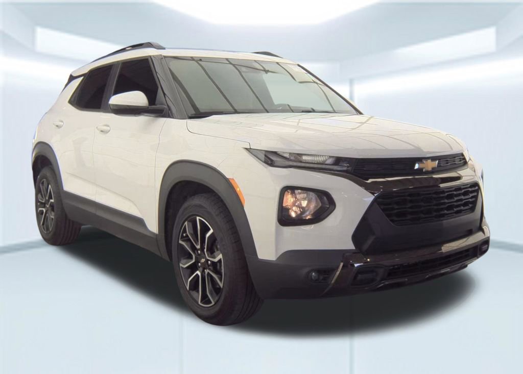 Used 2021 Chevrolet TrailBlazer ACTIV w/ Convenience Package FWD image 5