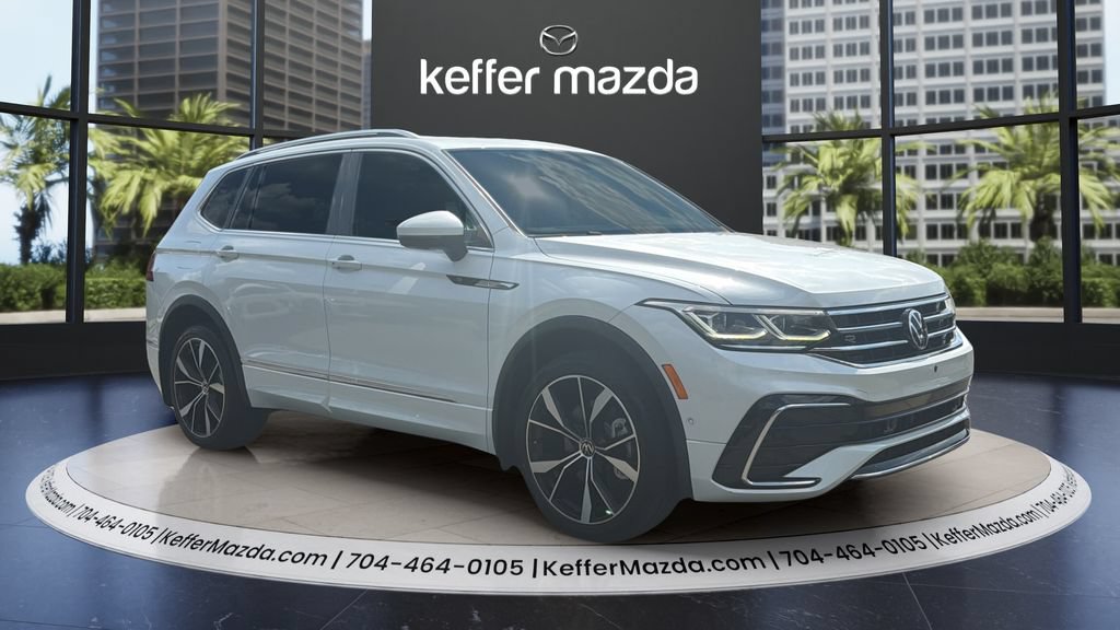 Used 2022 Volkswagen Tiguan SEL R-Line AWD/4WD image 1