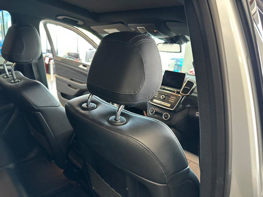 Used 2017 Mercedes-Benz GLS 450 4MATIC image 32