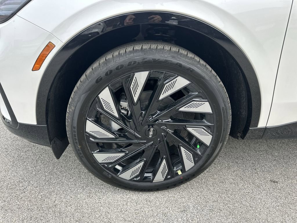 New 2026 Lincoln Nautilus Reserve w/ Jet Appearance Package image 10