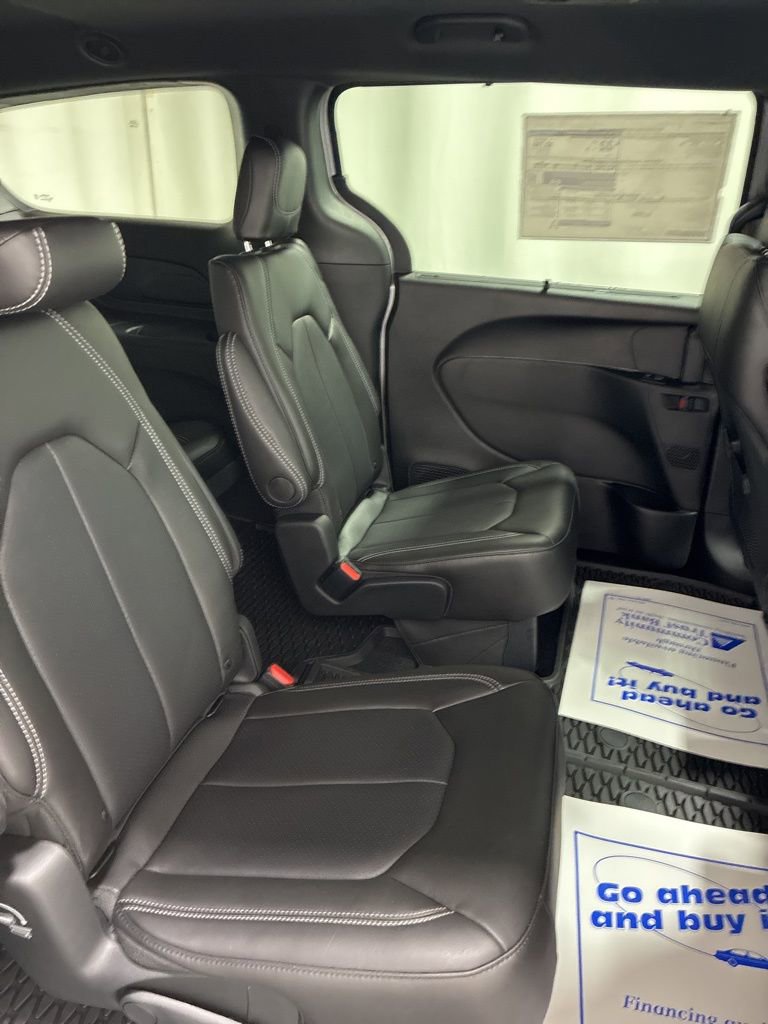 New 2026 Chrysler Voyager LX image 25