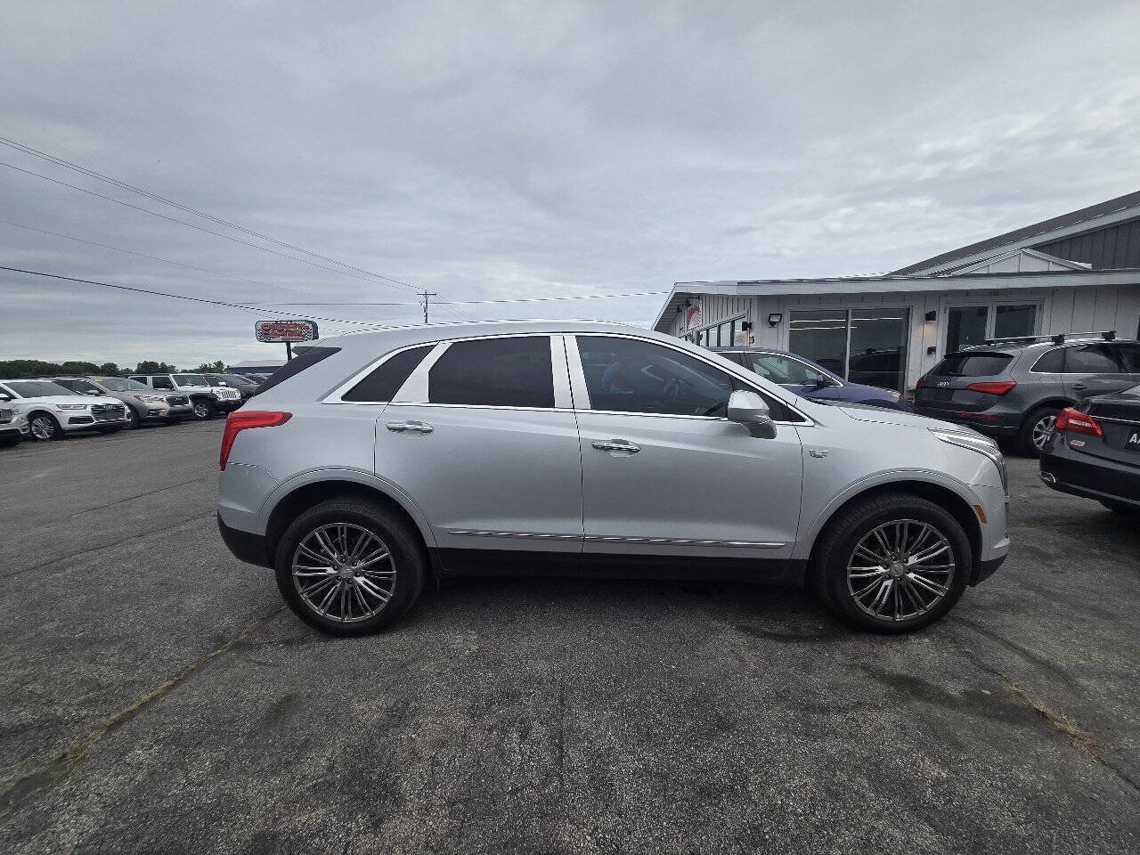 Used 2018 Cadillac XT5 Luxury AWD/4WD image 4