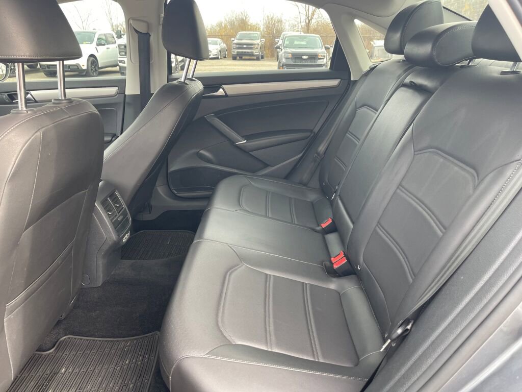 Used 2020 Volkswagen Passat 2.0T SE image 17