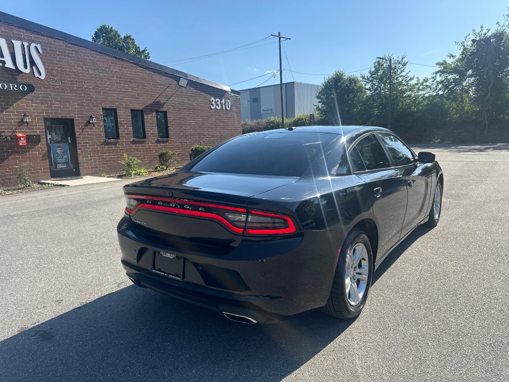 Used 2021 Dodge Charger SXT w/ Leather Interior Group RWD image 7