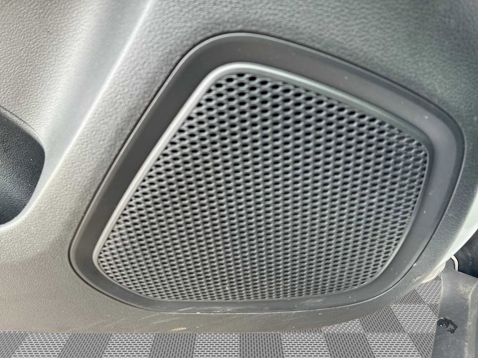 Used 2022 Hyundai Venue SEL image 24