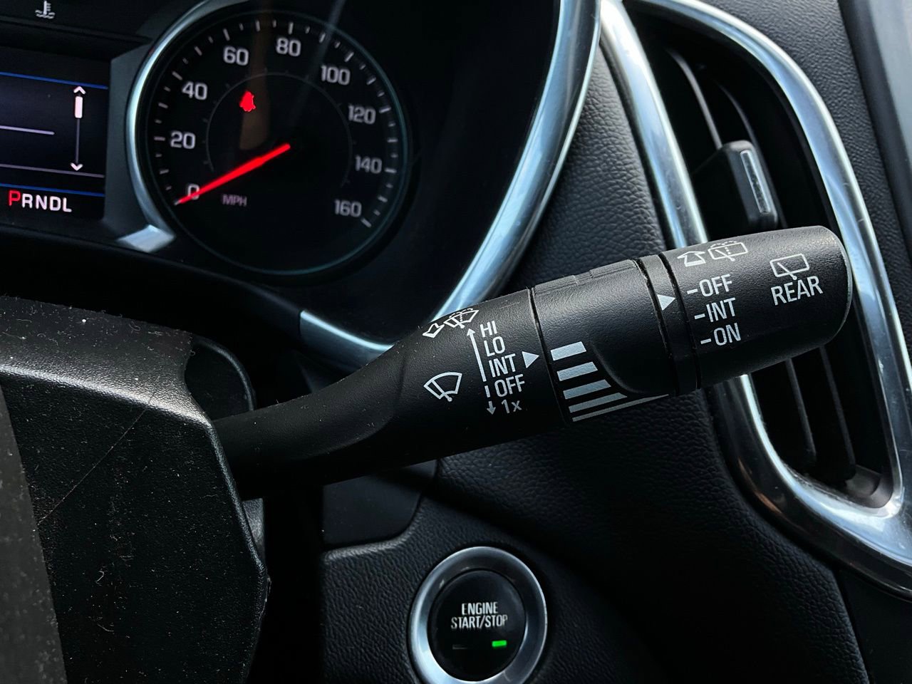 Used 2020 Chevrolet Equinox LT image 36